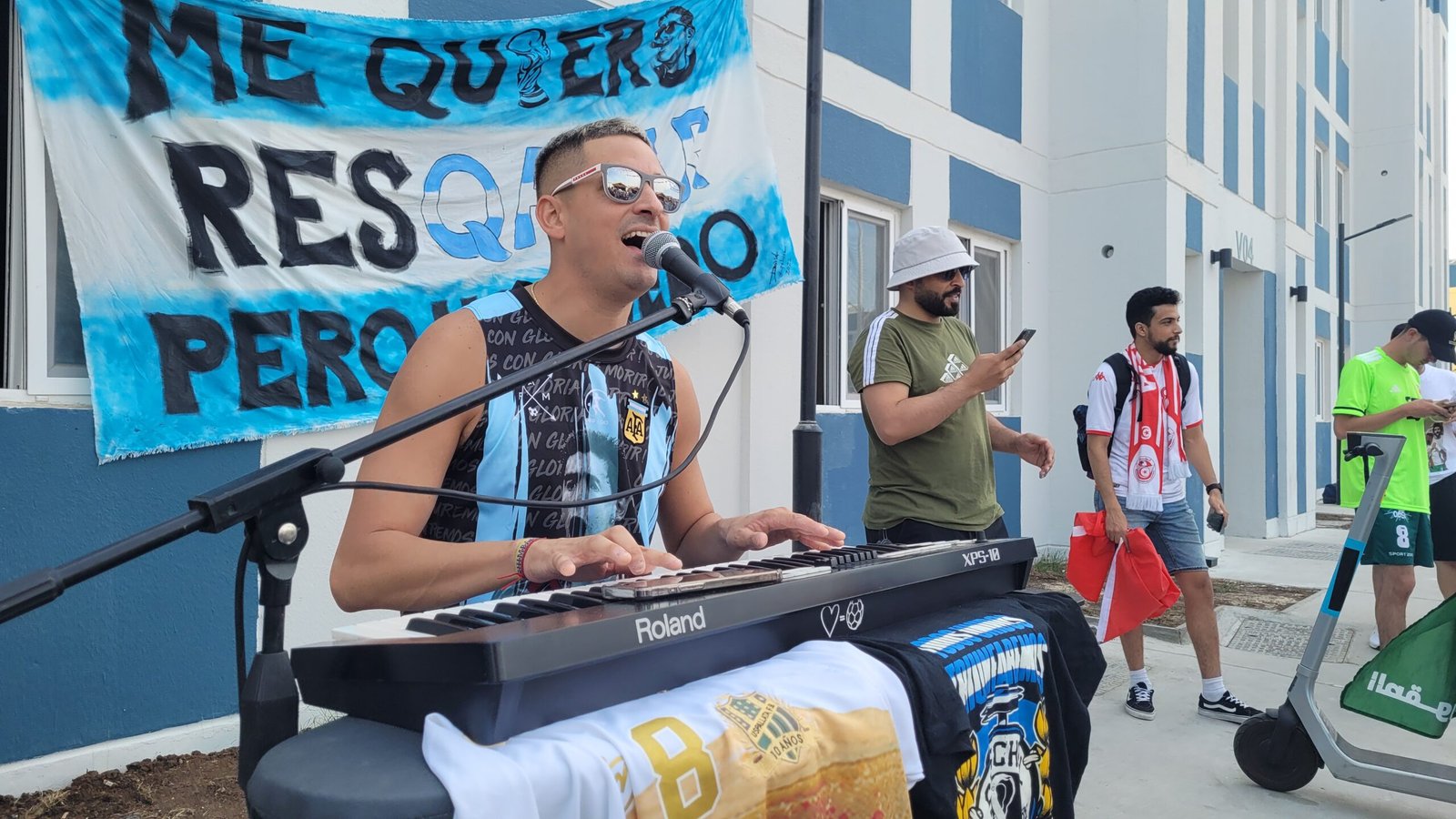 En este momento estás viendo Eventos: «EL TECLADO DE DIOS», LA MÚSICA DE «MATI TECLAS» SE INSTALA  EN EL MUNDIAL DE QATAR