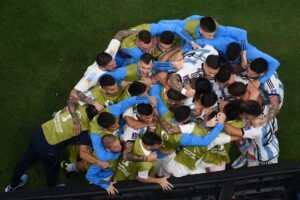 Lee más sobre el artículo Fútbol masculino: QATAR 2022 | COLUMNA «LA CLASIFICACIÓN QUE DEFINEA LOS ARGENTINOS»