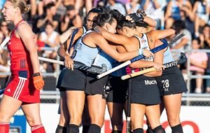 Lee más sobre el artículo Hockey césped femenino: FIH PRO LEAGUE | LAS LEONAS Y UN NUEVO TRIUNFO SOBRE GRAN BRETAÑA EN SANTIAGO DEL ESTERO