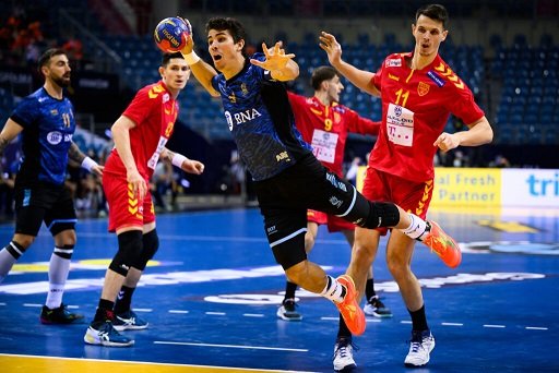 En este momento estás viendo Handball masculino: GRAN TRIUNFO DE LOS GLADIADORES FRENTE A MACEDONIA DEL NORTE EN LA TERCERA PRESENTACIÓN MUNDIALISTA