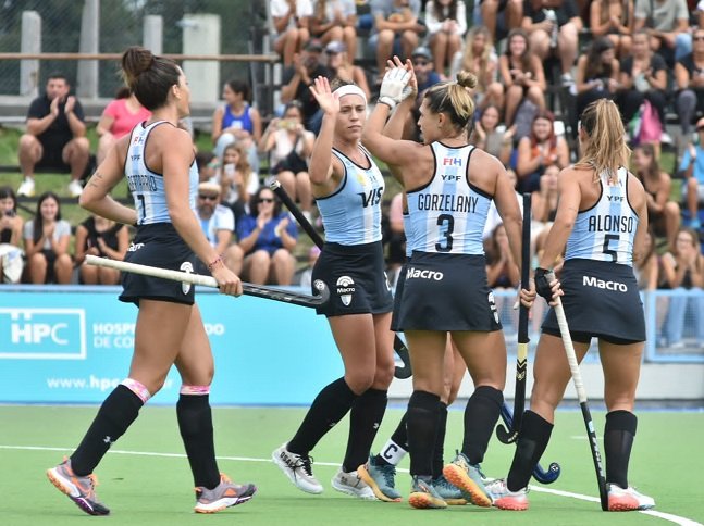 En este momento estás viendo Hockey césped femenino: EN EL TERCER AMISTOSO, LAS LEONAS SUPERARON A IRLANDA POR 3 A 0