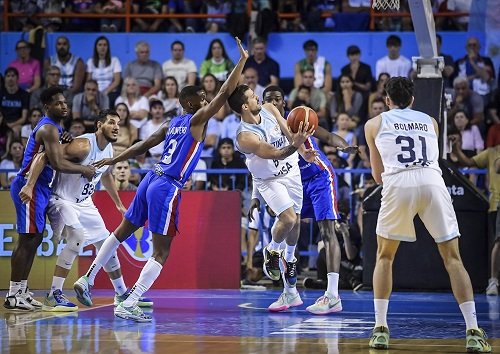 En este momento estás viendo Básquet masculino: ARGENTINA CAYÓ FRENTE A REPÚBLICA DOMINICANA Y NO CLASIFICÓ A LA COPA DEL MUNDO