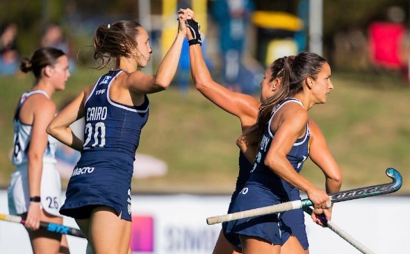 En este momento estás viendo Hockey céspedl femenino: LAS LEONAS VENCIERON A ESTADOS UNIDOS POR LA FIH PRO LEAGUE