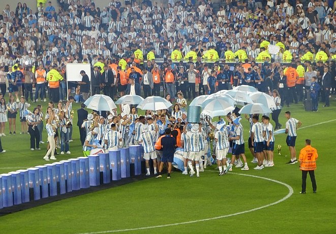 En este momento estás viendo Fútbol masculino: POSTALES DE LOS FESTEJOS DE LA SELECCIÓN ARGENTINA Y LA TERCERA ESTRELLA
