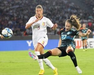 Lee más sobre el artículo Fútbol femenino: LA SELECCIÓN ARGENTINA JUGÓ AMISTOSOS FRENTE A VENEZUELA EN CÓRDOBA Y EN LA RIOJA