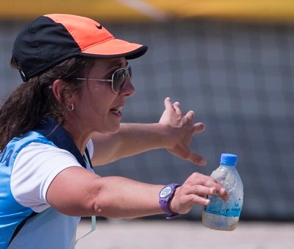En este momento estás viendo Beach Handball femenino: LETICIA BRUNATI SERÁ LA NUEVA ENTRENADORA DE LA SELECCIÓN ADULTA FEMENINA