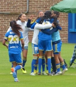 Lee más sobre el artículo Fútbol femenino: UAI URQUIZA Y BOCA JUNIORS LIDERAN LAS POSICIONES EN EL CAMPEONATO YPF DE PRIMERA DIVISIÓN