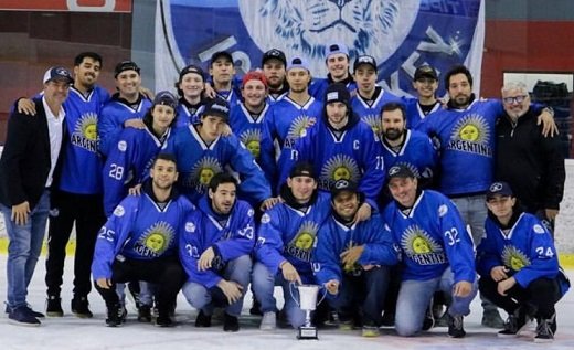 En este momento estás viendo Hockey hielo: ARGENTINA, SUBCAMPEÓN EN ESLOVAQUIA