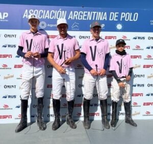 Lee más sobre el artículo Polo masculino: LOS CUATRO VIENTO GANÓ LA COPA OTOÑO Y DON URBANO SE QUEDÓ CON LA COPA AMISTAD