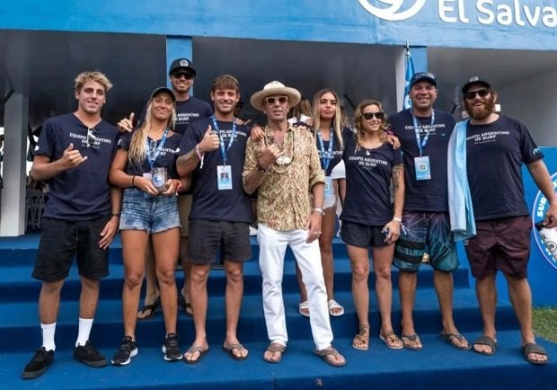 En este momento estás viendo Surf: LEANDRO USUNA Y ORNELLA PELLIZZARI CLASIFICARON A SANTIAGO 2023 Y BALI 2023 TRAS PARTICIPAR EN EL SURF CITY DEL ISA WORLD SURFING GAMES