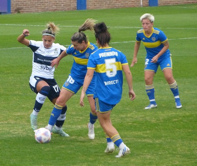 En este momento estás viendo Fútbol femenino: GANARON BOCA Y UAI Y JUGARÁN UN PARTIDO DESEMPATE PARA DETERMINAR AL CAMPEÓN DEL CAMPEONATO YPF DE PRIMERA DIVISIÓN