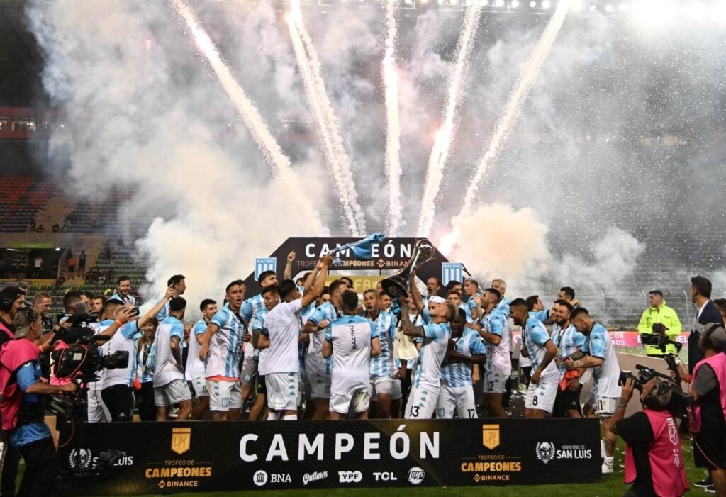 Fútbol masculino: TROFEO DE CAMPEONES | RACING CAMPEÓN