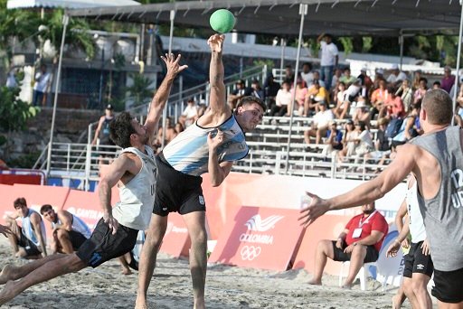 En este momento estás viendo Suramericanos de Playa: BEACH HANDBALL | DOBLE MEDALLA PLATEADA PARA LAS SELECCIONES ARGENTINAS EN DAMAS Y CABALLEROS