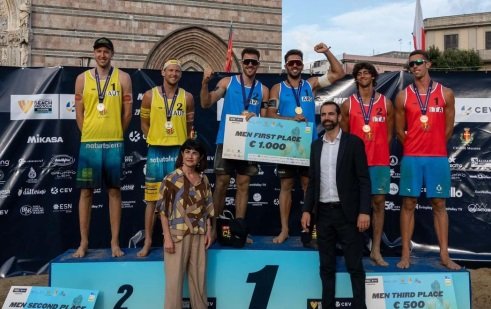 En este momento estás viendo Beach Volley: AMIEVA-AVEIRO GANARON EN ITALIA Y NAJUL-PERALTA FUERON BRONCE EN GRECIA