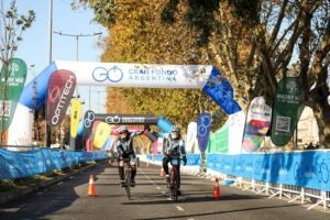 Lee más sobre el artículo Ciclismo: GRAN ESPECTÁCULO EN LA CARRERA «GRAN FONDO» QUE SE REALIZÓ EN LA CIUDAD DE BUENOS AIRES