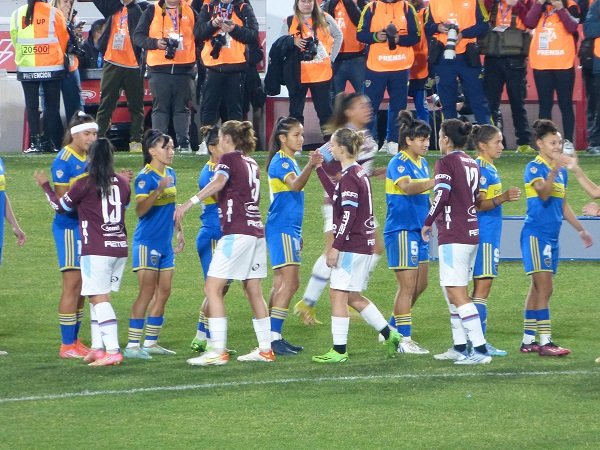 En este momento estás viendo Fútbol femenino: DEFINIDOS LOS CLASIFICADOS A CUARTOS DE FINAL DE LA COPA DE LIGA YPF