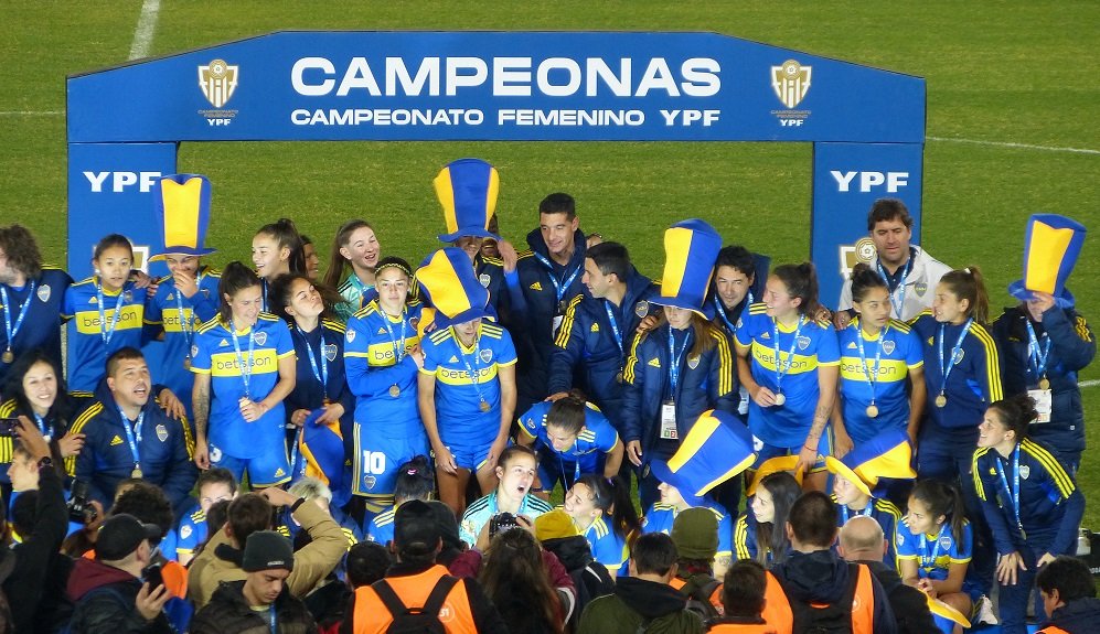 En este momento estás viendo Fútbol femenino: BOCA JUNIORS LE GANÓ A UAI URQUIZA EN EL DESEMPATE Y ES NUEVAMENTE CAMPEÓN DE PRIMERA DIVISIÓN