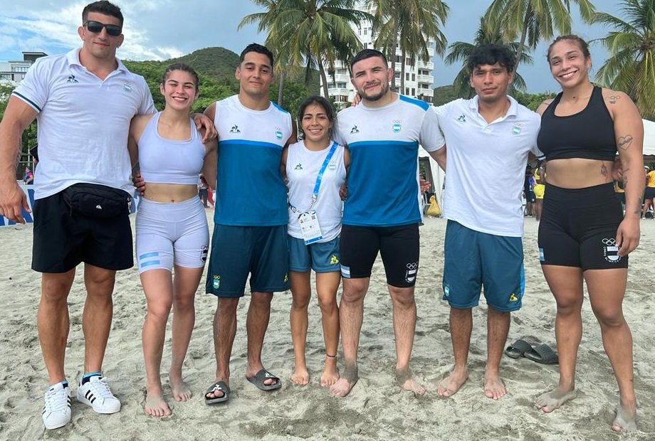 En este momento estás viendo Suramericanos de Playa: LUCHA | TRES MEDALLAS PARA LA DELEGACIÓN