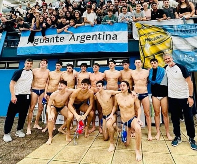 En este momento estás viendo Waterpolo/Polo Acuático: LOS YACARECITOS EN EL PODIO SUDAMERICANO