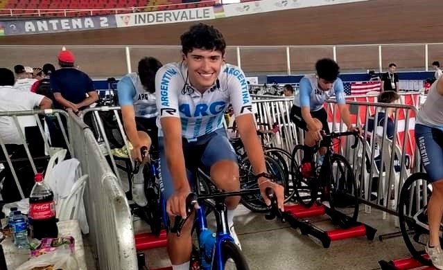 En este momento estás viendo Ciclismo: PISTA ! ARGENTINOS EN EL CAMPEONATO MUNDIAL JUNIOR DE COLOMBIA
