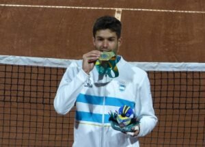 Lee más sobre el artículo JJPP Santiago 2023: TENIS | ORO PARA FACUNDO DÍAZ ACOSTA, PLATA PARA LOURDES CARLÉ Y BRONCE PARA JULIA RIERA