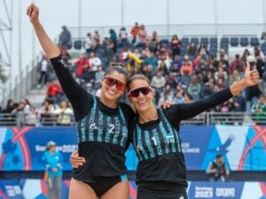 Lee más sobre el artículo JJPP Santiago 2023: BEACH VOLLEY | CAPOGROSSO-CAPOGROSSO Y GALLAY-PEREYRA PASARON LA FASE DE GRUPOS