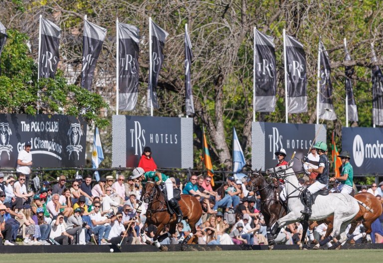 En este momento estás viendo Polo masculino: TRIUNFOS DE LA DOLFINA SAUDÍ, LA NATIVIDAD, LA IRENITA CLINOVA Y A HACHE LA ROCA GANARON EN EL ABIERTO DE TORTUGAS