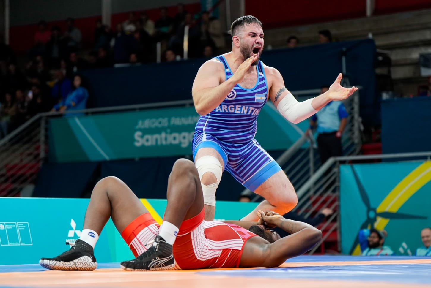 En este momento estás viendo JJPP Santiago 2023: LUCHA | EL EQUIPO DE LUCHA LE DIO DOS MEDALLAS DE BRONCE A LA ARGENTINA.