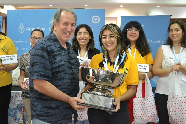 En este momento estás viendo Ajedrez: MARÍA JOSÉ CAMPOS ES LA NUEVA CAMPEONA NACIONAL