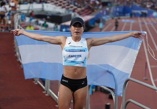 En este momento estás viendo JJPP Santiago 2023: ATLETISMO | RÉCORD PANAMERICANO DE BELÉN CASETTA CON SU MEDALLA DE ORO