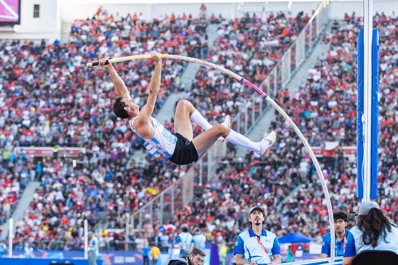 En este momento estás viendo JJPP Santiago 2023: ATLETISMO | MEDALLA DE PLATA PARA GERMÁN CHIARAVIGLIO Y BUENAS ACTUACIONES NACIONALES