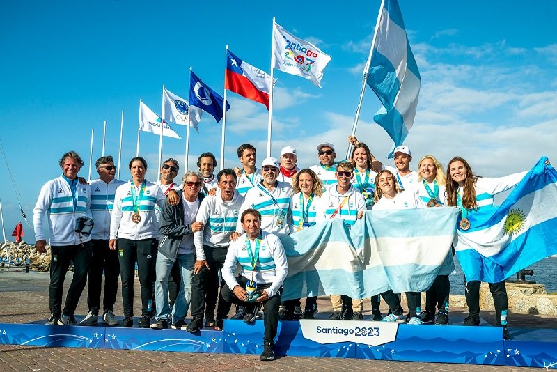 En este momento estás viendo JJP Santiago 2023: VELA | ORO PARA MATEO MAJDALANI-EUGENIA BOSCO EN NACRA 17 Y JULIO ALSOGARAY-MALENA SCIARRA EN SNIPE