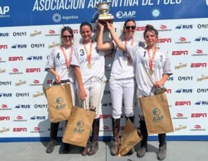 Lee más sobre el artículo Polo femenino: CUATRO VIENTOS Y ENIGMA GANARON LOS OROS DE LA COPA MIRIAM HEGUY