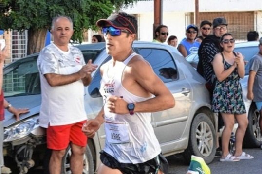 En este momento estás viendo Atletismo: JOAQUÍN ARBE CON BUENA MARCA EN VALENCIA