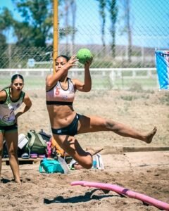 Lee más sobre el artículo Beach Handball femenino: IFES FLY SUMMER DE NEUQUÉN VOLVIÓ A OBTENER LA COPA ARGENTINA