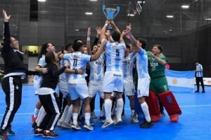 Lee más sobre el artículo Hockey Indoor: LOS CHICOS ARGENTINOS SON BICAMPEONES DE AMÉRICA