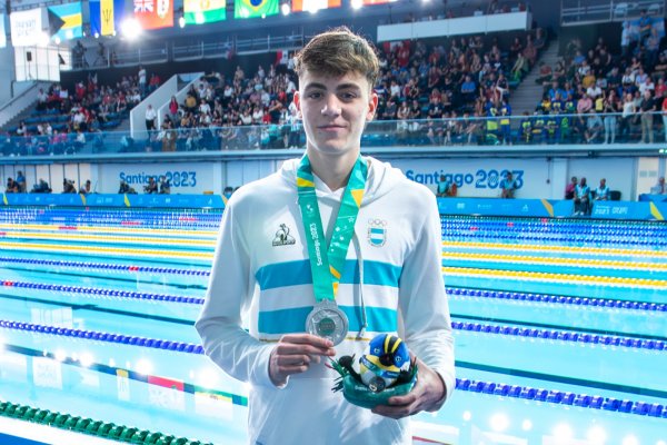 En este momento estás viendo Natación: ULISES SARAVIA SACÓ PASAJE A PARIS 2024