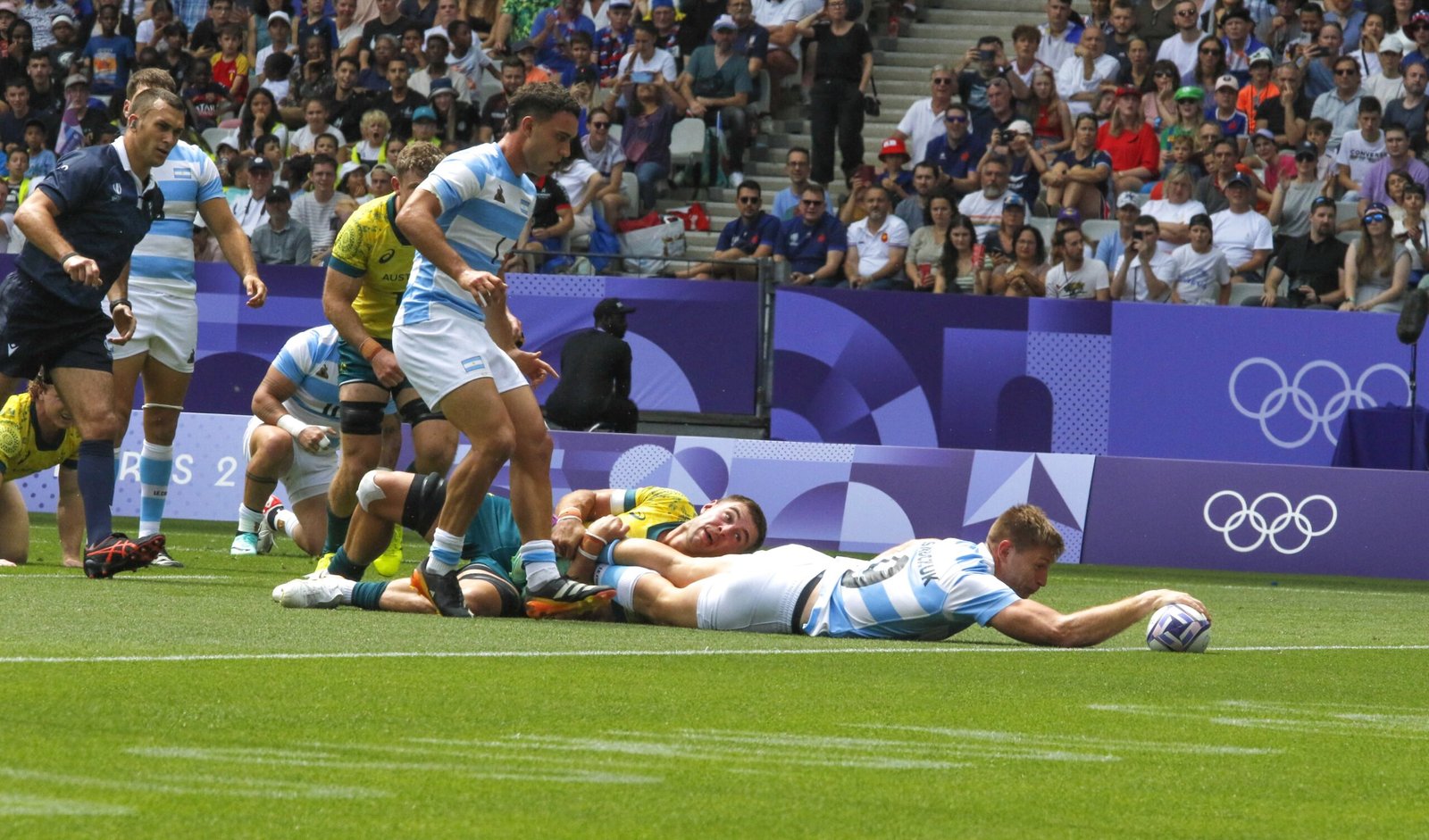 En este momento estás viendo JJOO PARÍS 2024: RUGBY SEVEN MASCULINO | LOS PUMAS 7S PERDIERON EN EL CIERRE DEL GRUPO E IRÁN ANTE FRANCIA EN CUARTOS