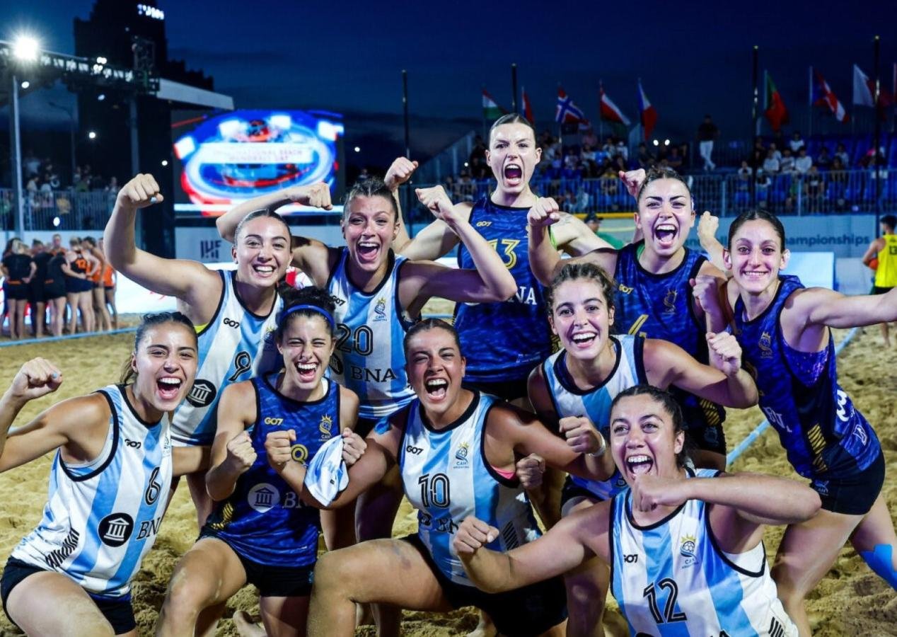 En este momento estás viendo Beach Handball: HISTÓRICO SUBCAMPEONATO MUNDIAL DE LAS KAMIKAZES