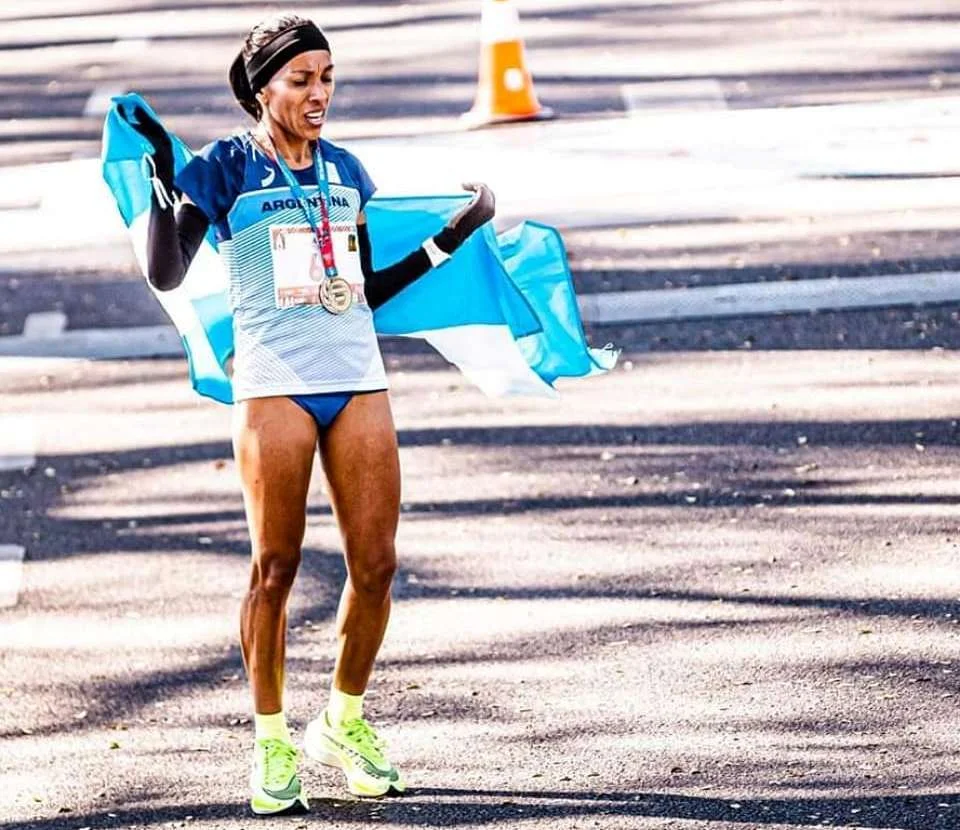 En este momento estás viendo Atletismo: MARCELA GÓMEZ SE IMPUSO EN MEDIO MARATÓN DE PARAGUAY
