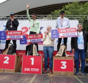 Lee más sobre el artículo Atletismo: IGNACIO ERARIO Y NATACHA CASTAÑO GANARON EL MEDIO MARATÓN DE VILLA MARÍA