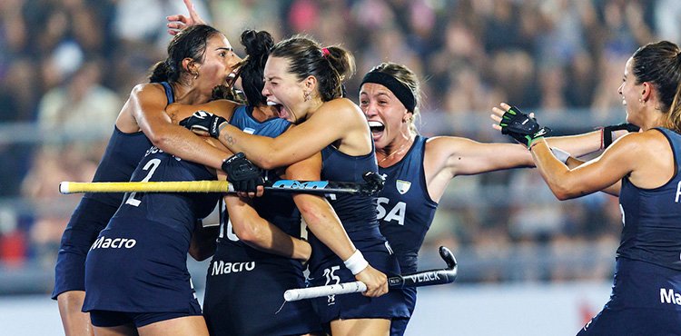 En este momento estás viendo Hockey césped femenino: LAS LEONAS VENCIERON A PAÍSES BAJOS EN EL ULTIMO PARTIDO DEL AÑO