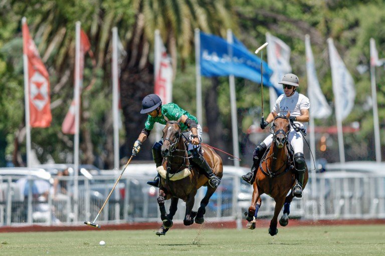 En este momento estás viendo Polo masculino: LA HACHE CRÍA Y POLO VENCIÓ A LA DOLFINA VALIENTE Y CLASIFICÓ A LA PRÓXIMA TRIPLE CORONA