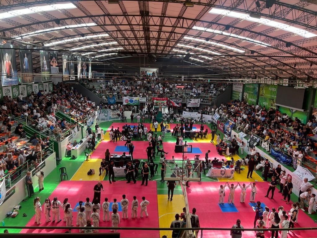 En este momento estás viendo Taekwondo: COPA DE LA COSTA EN ONCE UNIDOS