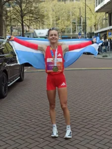 Lee más sobre el artículo Atletismo: GRAN MARCA DE CHIARA MAINETTI EN MARATÓN DE ROTTERDAM