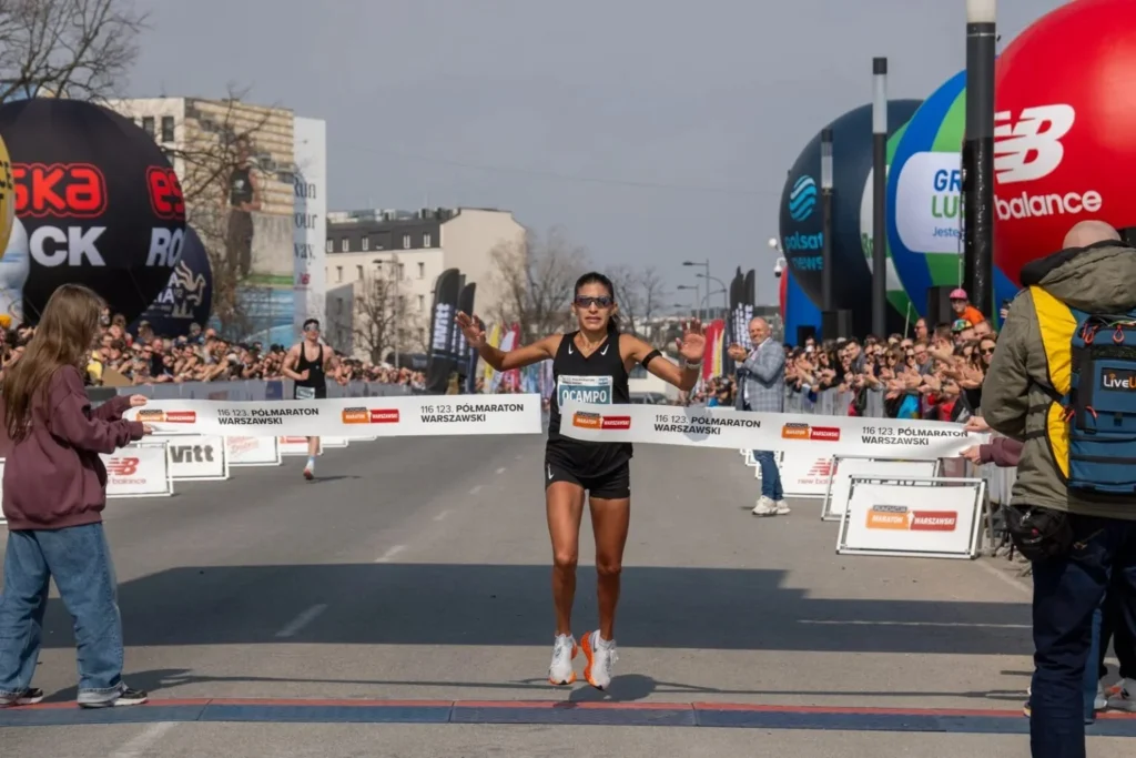 Atletismo: FLORENCIA BORELLI Y DAIANA OCAMPO BRILLAN EN COMPETENCIAS INTERNACIONALES