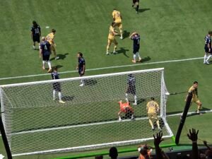 Lee más sobre el artículo Fútbol masculino: BOCA JUNIORS IGUALÓ CON AUCKLAND CITY EN EL MUNDIAL DE CLUBES Y QUEDÓ ELIMINADO DE LA COMPETENCIA