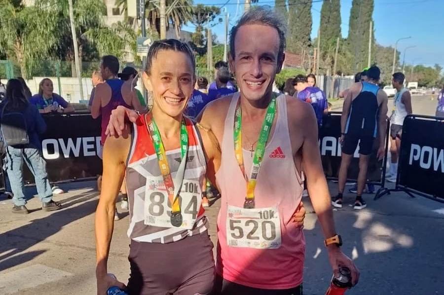 En este momento estás viendo Atletismo: MARIA JULIA VÁZQUEZ Y BRIAN BURGOS GANARON LOS 10 KM DE VILLA MARÍA