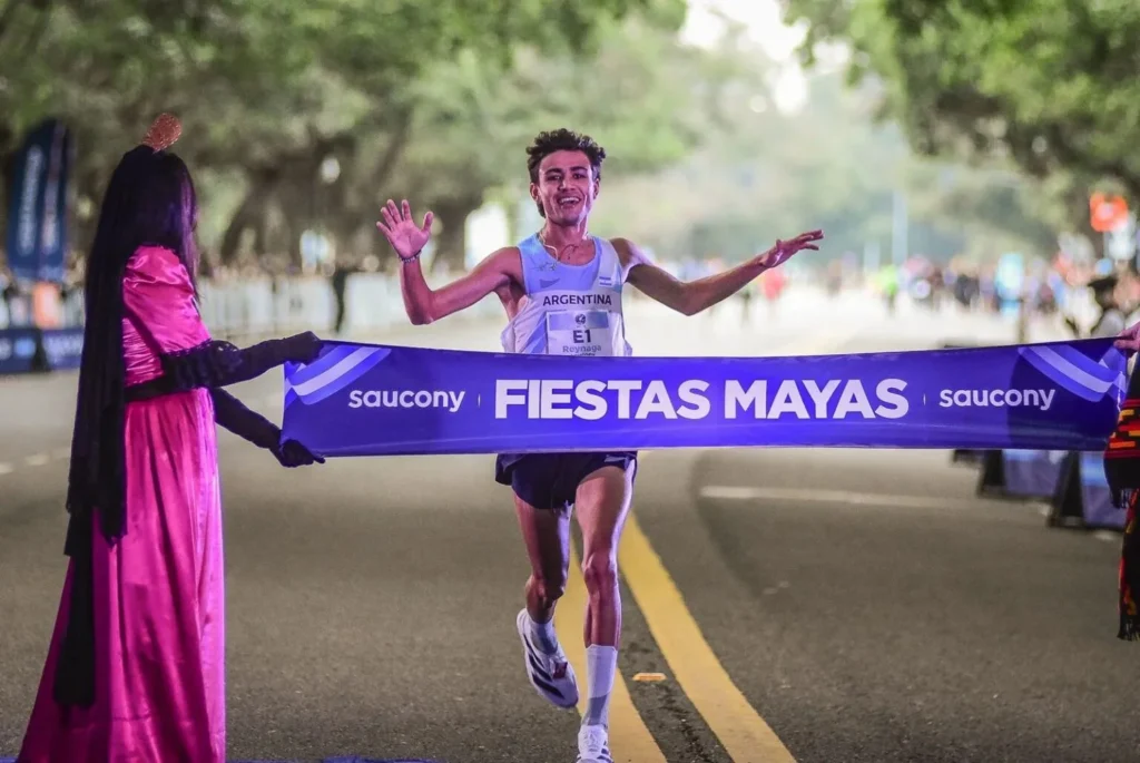 Atletismo: MATÍAS REYNAGA Y NÉLIDA PEÑAFLOR SE ADJUDICARON FIESTAS MAYAS
