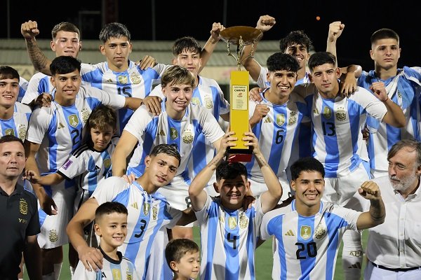 En este momento estás viendo Fútbol masculino: ARGENTINA SUMA SU CUARTA ESTRELLA EN EL COTIF L’ALCUDIA